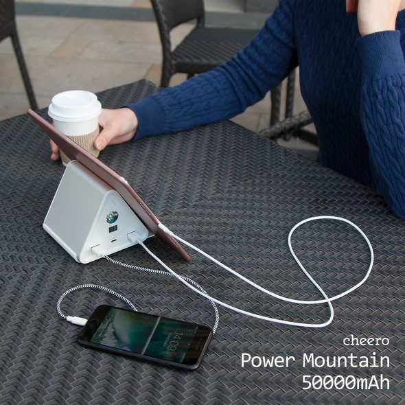 cheeroの「Power Mountain 50000mAh」