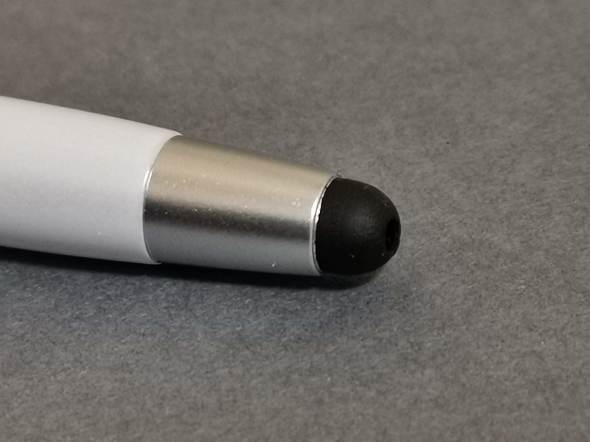 プラスチック感が強いと人前で使いづらいかも