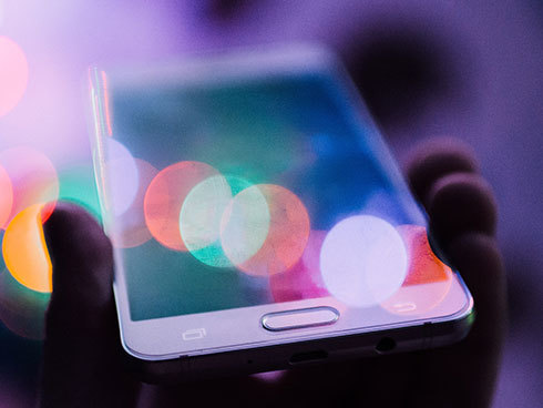 「4Gスマホ」の選び方ソフトバンク編：同じ4Gでも対応する通信速度に差がある