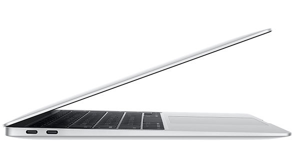 持ち運びを考えるなら13型の「MacBook Pro」や「MacBook Air」がベター。「MacBook Pro」の16型モデルも重量は2kgと持ち運べないほどではありません