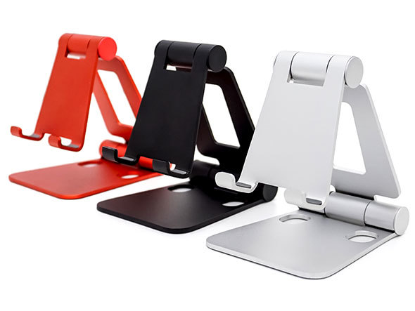 アーキサイト「DOUBLE SWING STAND BY ME」。赤、黒、白の3色展開