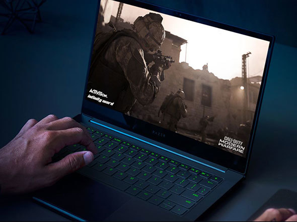 13.3型のゲーミングノートは、サイズの関係であまり強力なGPUを搭載できません。エントリークラスの「GeForce GTX 1650 Ti」、あるいは「Iris Plus Graphics」「Radeon RX Vega M」といったGPUが主なターゲットです