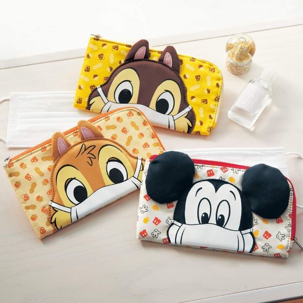 ベルメゾン「マスク収納ポーチ」&copy;Disney