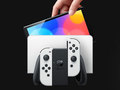 「新型ニンテンドースイッチ」と従来型の違いは？【比較】ディスプレイだけじゃない変更点をチェック！