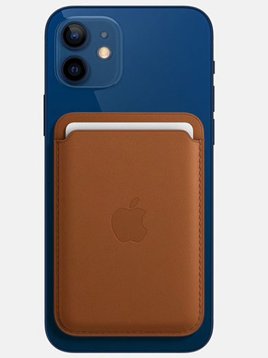 iPhone 12で搭載された「MagSafe」。製品画像はレザーウォレットを貼り付けているものだ