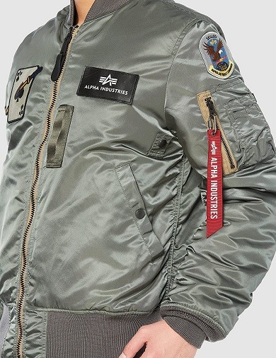 アルファインダストリーズ「AIR CREW MA-1タイト TA0423」