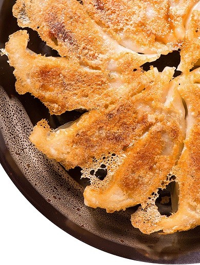美食点心ぎょうざ館「黒餃子&本餃子セット」