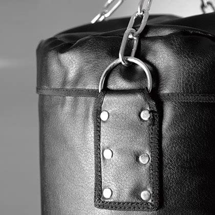 サンドバッグ：本格的に打撃練習するなら、素材は本革がおすすめ