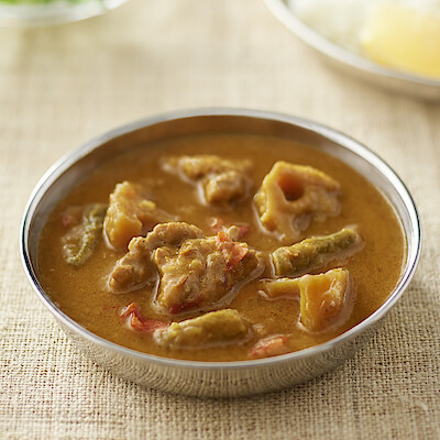 素材を生かした チキンと野菜のスパイシーカレー