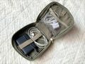 【レビュー】3COINSの「ガジェットポーチ」はコンパクトサイズなのに大容量！　小物整理もできる高コスパポーチ