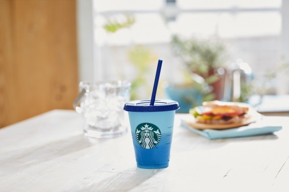「カラーチェンジング リユーザブル コールド カップ」