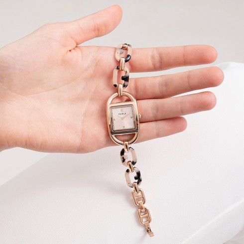 「FURLA CHAIN SQUARE」