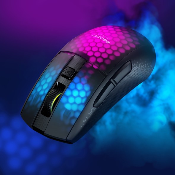 RROCCAT独自の人間工学に基づいた左右対称デザインを採用