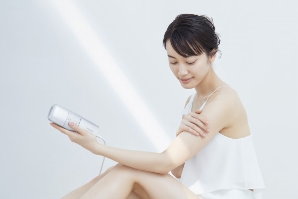 「サロニア フラッシュ クリスタル シルクエピ」
