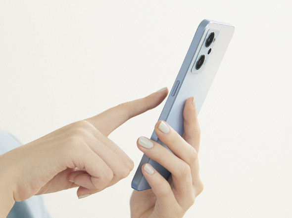 薄型ボディで絶妙なホールド感の「OPPO Reno7 A」