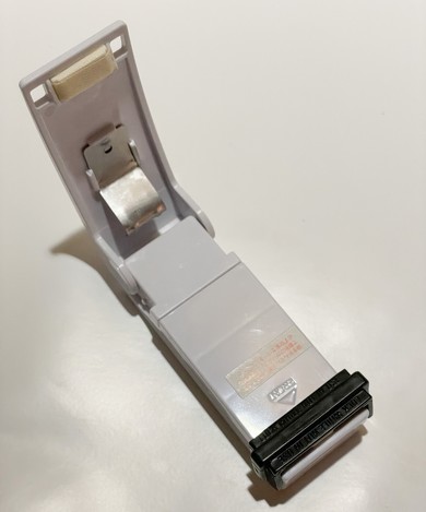 本体を開いて……