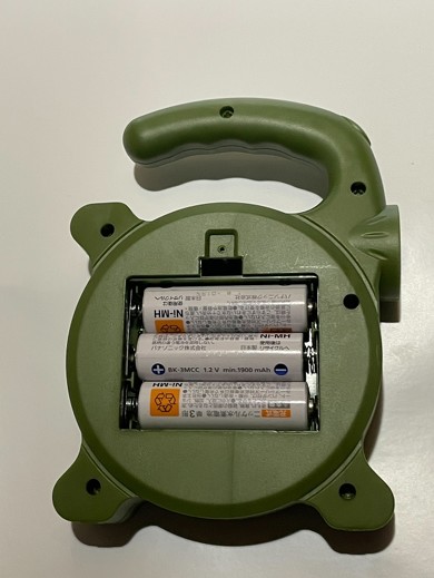 単3電池×3(別売り)をセット