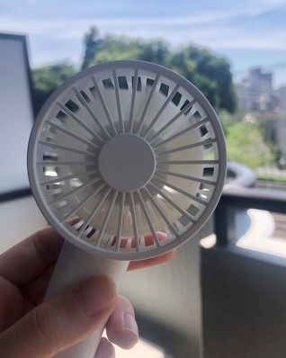 無印良品「充電式コンパクトハンディファン」