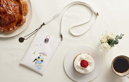 宝島社「近江屋洋菓子店 レトロかわいいスマホポーチ BOOK」
