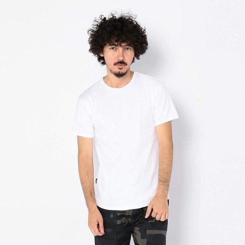 白Tシャツ：クルーネックか、Vネックか、Uネックか