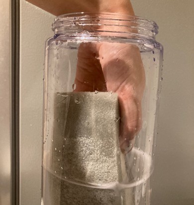 ニトリ「たてよこ置けるワンプッシュ冷水筒 茶こし付き(2.1L)」