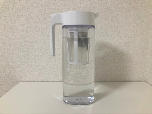 ニトリ「たてよこ置けるワンプッシュ冷水筒 茶こし付き(2.1L)」