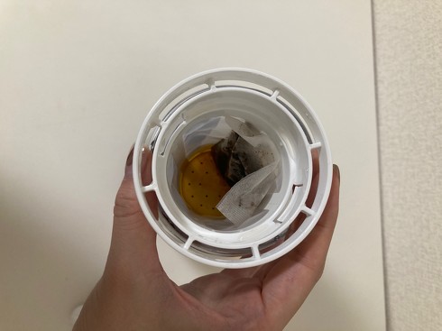 ニトリ「たてよこ置けるワンプッシュ冷水筒 茶こし付き(2.1L)」