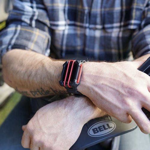 Apple Watch シリーズ7に対応したミリタリーテイストのApple Watchケース