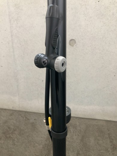 自転車用空気入れ