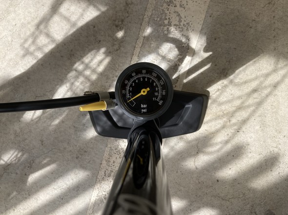 自転車用空気入れ
