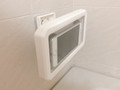 3COINSの爆売れアイテムで、お風呂の動画視聴を快適に！　「スマホ防滴ケース」でテレビを見るように動画を楽しもう！