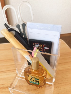 無印良品「アクリルスマホ小物スタンド」
