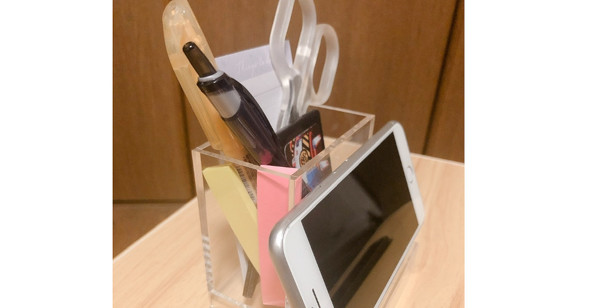 無印良品「アクリルスマホ小物スタンド」