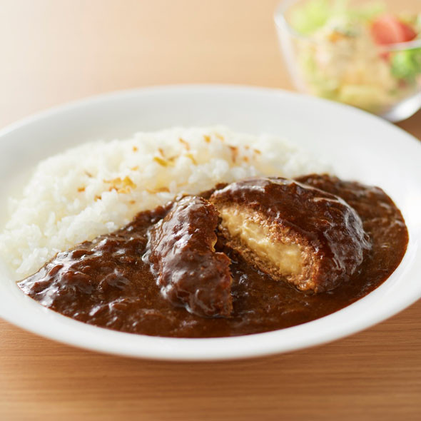 素材を生かした ハンバーグのデミグラスソースカレー
