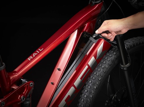 https://www.trekbikes.com/jp/ja_JP/%E3%83%90%E3%82%A4%E3%82%AF/%E3%83%9E%E3%82%A6%E3%83%B3%E3%83%86%E3%83%B3%E3%83%90%E3%82%A4%E3%82%AF/%E9%9B%BB%E5%8B%95%E3%82%A2%E3%82%B7%E3%82%B9%E3%83%88%E3%83%9E%E3%82%A6%E3%83%B3%E3%83%86%E3%83%B3%E3%83%90%E3%82%A4%E3%82%AF/rail/rail-5/p/35312/?colorCode=red_greydark