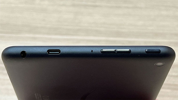外部接続端子は新たにUSB Type-C(Ver2.0)を採用