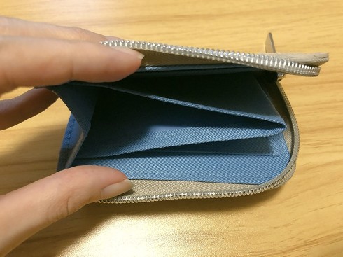 宝島社「moz 整理上手な牛革コンパクト財布」