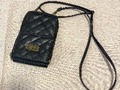 ANNA SUI（アナ スイ）の話題の「付録スマホポーチ」を使ってみたら……これ1つで出かけられる！　財布いらずのおしゃれな万能スマホショルダーでした