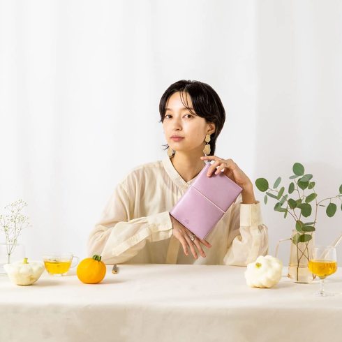 いろは出版「SUNNY SCHEDULE BOOK 2023 DAILY」