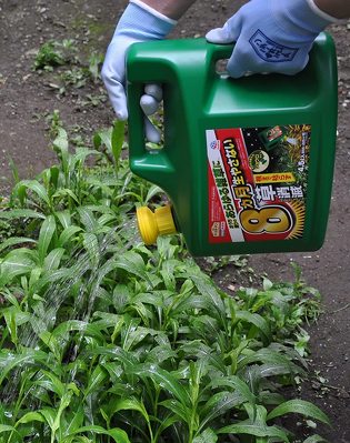 アース製薬「アースカマイラズ 草消滅 4.5L」