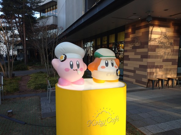 押上駅に到着したら、たきなを待つ千束の姿が見えた……