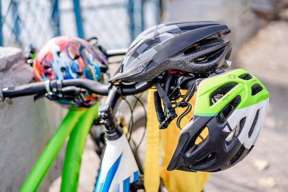自転車用ヘルメット持ち運び