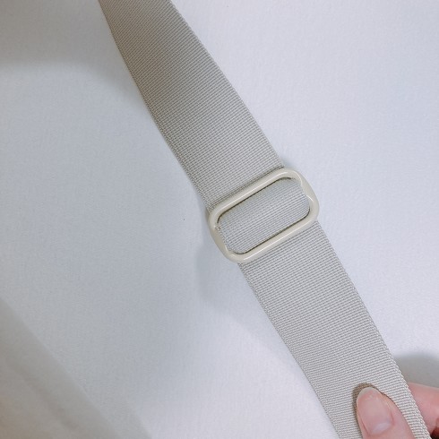 ユニクロ「ドローストリングショルダーバッグ」