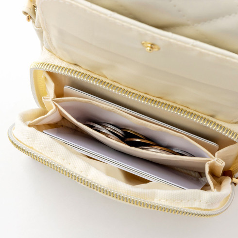 宝島社「CLATHAS スマホポーチBOOK IVORY」
