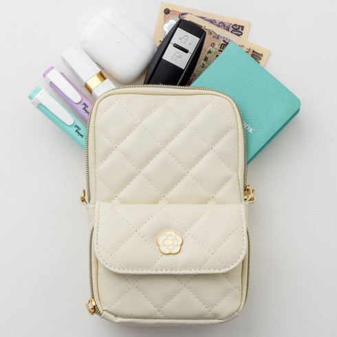 宝島社「CLATHAS スマホポーチBOOK IVORY」
