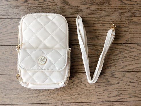宝島社「CLATHAS スマホポーチBOOK IVORY」
