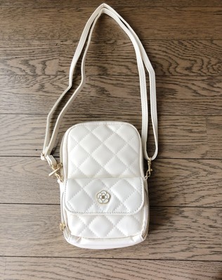 宝島社「CLATHAS スマホポーチBOOK IVORY」