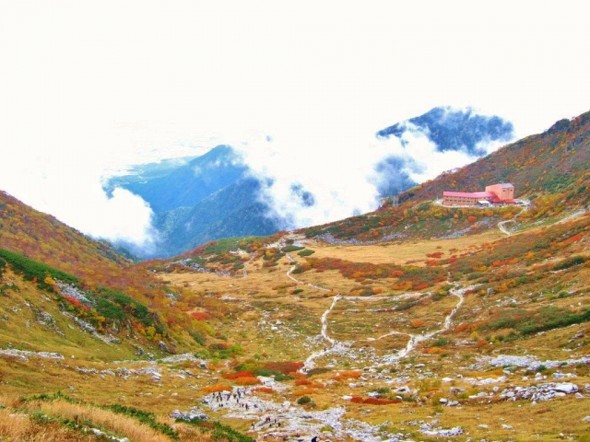 9月から紅葉が楽しめる登山スポット