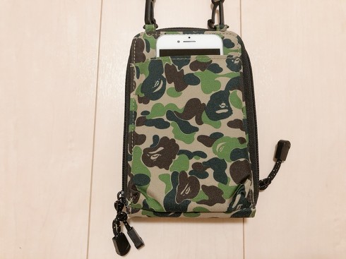 宝島社「BAPE KIDS by a bathing ape 2023 AUTUMN／WINTER COLLECTION じゃばら式CAMOスマホショルダー＆マイロコインケースBOOK」