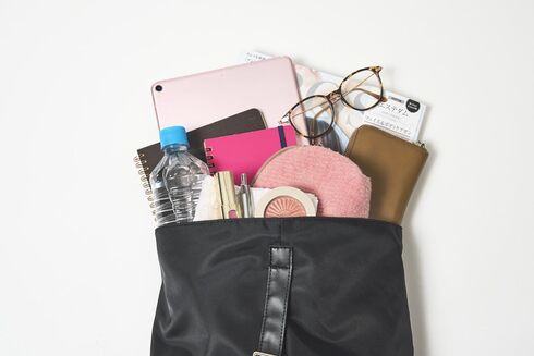 宝島社「SENSE OF PLACE by URBAN RESEARCH TRIANGULAR SILHOUETTE BACKPACK BOOK」